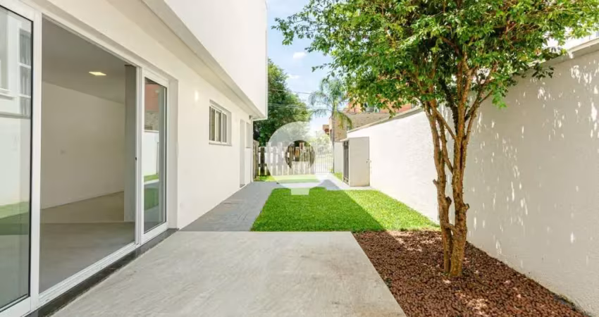 Casa nova, cheia de charme e com privacidade total no coração de santa felicidade