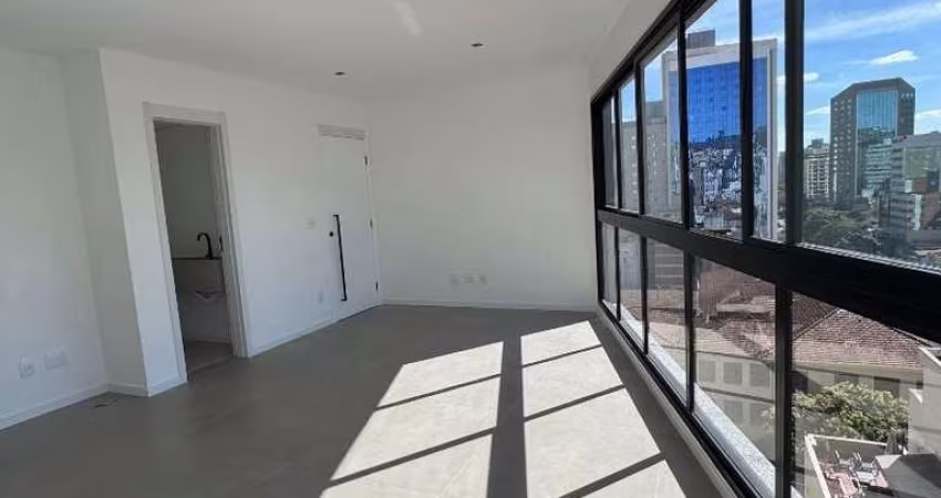 Apartamento de 3 quartos, 1 suíte, 2 semi suítes, 2 vagas á venda no São Pedro.