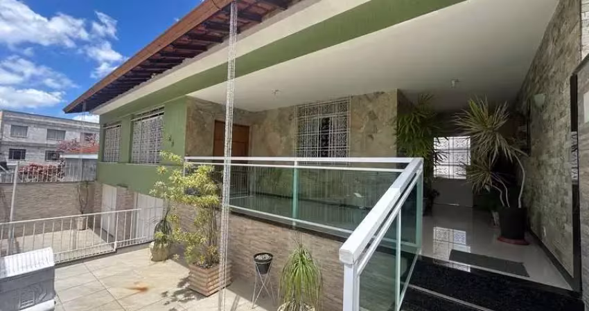 Casa de seis quartos quatro suítes a venda no bairu por 950.000,00