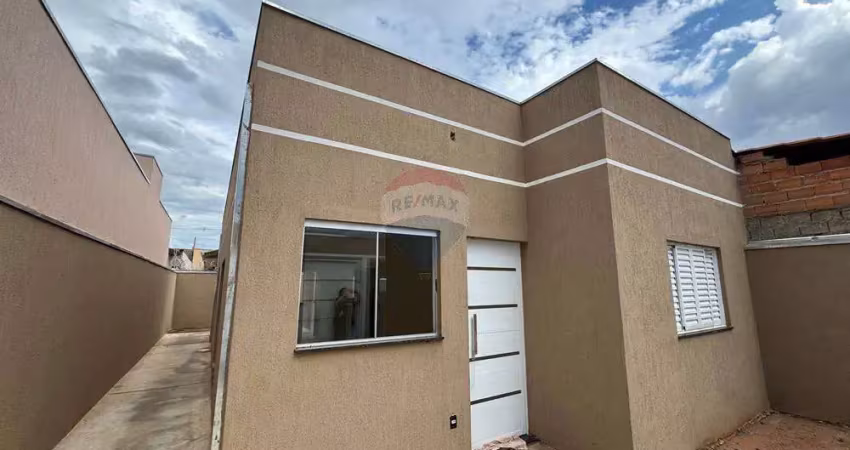 Casa nova pronta para morar no bairro jardim ângelo jurca, 2 quartos e 1 suíte