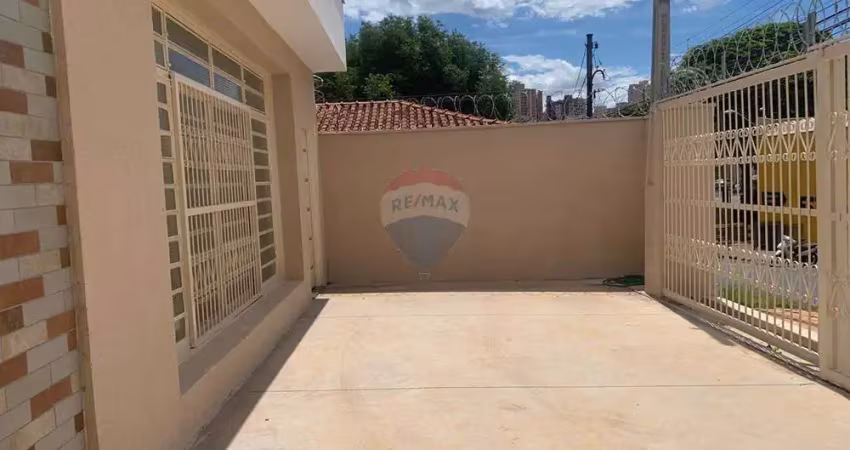 Aluga-se casa comercial com 7 salas , espaço verde. ideal para clínicas
