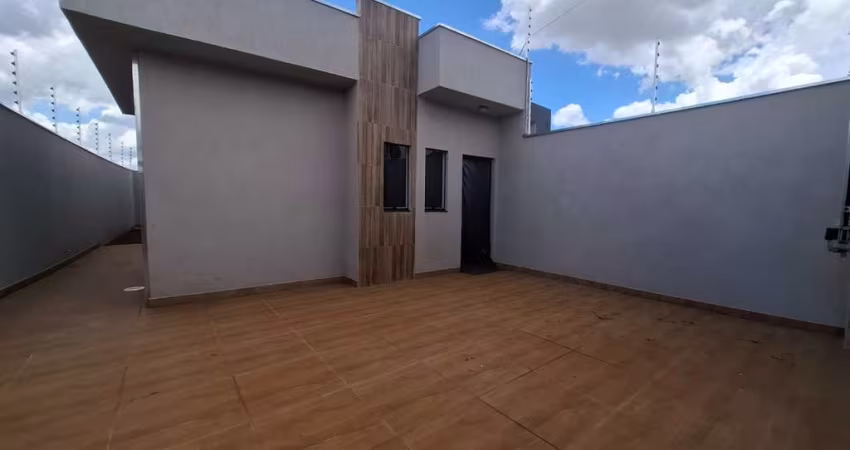 Versátil casa tipo para venda com 2 quartos, sendo 1 suíte, 150m²