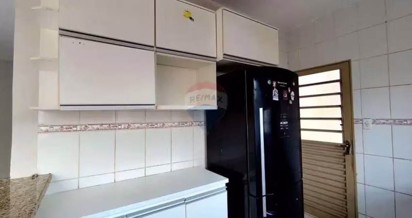 Casa térrea à venda, 222m, 3 quartos, 1 suite, 2 vagas  e quintal amplo no parque são sebastião.