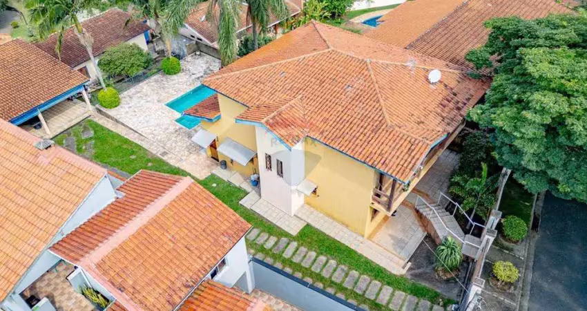Casa em atibaia com 03 quartos, piscina, espaço gourmet e edícula