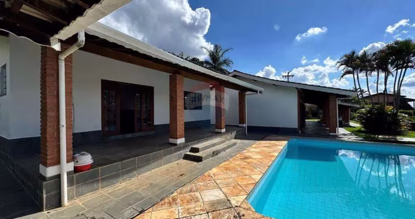 Casa térrea com 3 dormitórios, piscina e espaço gourmet para aluguel no condomínio panorama parque em atibaia