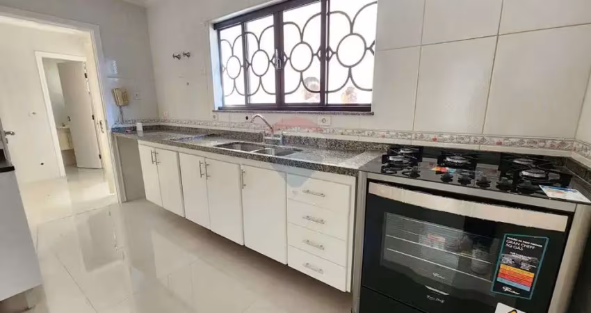 Casa em condomínio vila santista em atibaia com 3 suítes