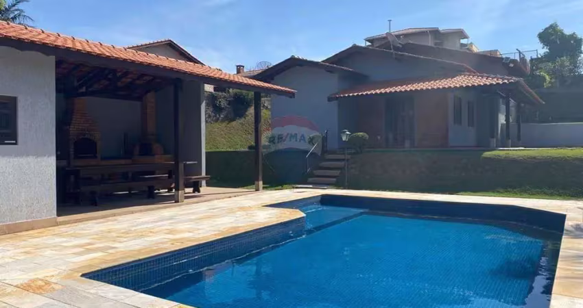 Casa mobiliada, para locação em condomínio em bom jesus dos perdões