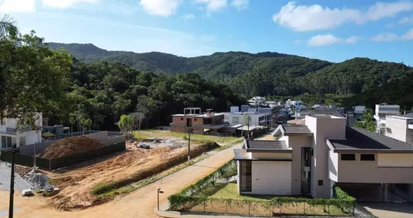 Terreno à venda na Avenida das Arapongas, 1265, Ariribá, Balneário Camboriú