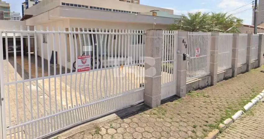 Casa com 3 quartos à venda na Rua José Russi, 470, Centro, Itajaí