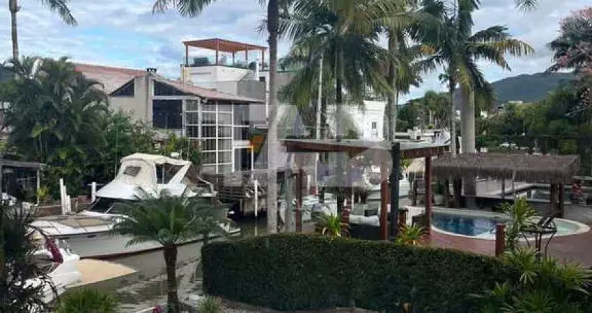 Casa à venda em Condomínio Fechado | Balneário Camboriú