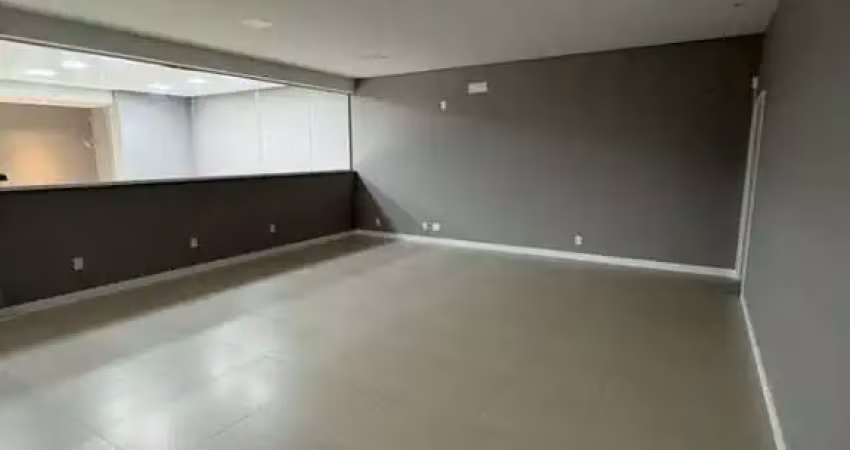Sala comercial com 200m² para locação | praia brava