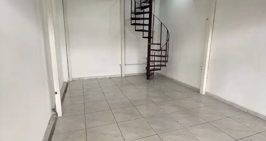 Ponto comercial com 1 sala para alugar na Rua Canadá, 1989, Bacacheri, Curitiba