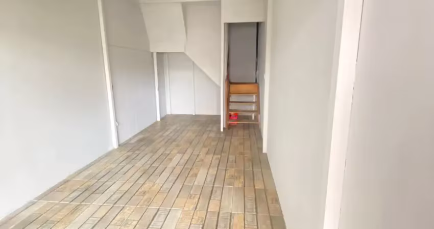 Ponto comercial com 1 sala para alugar na Rua Canadá, 1989, Bacacheri, Curitiba
