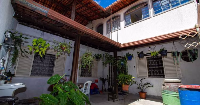 Casa com 4 quartos à venda em Belo Horizonte