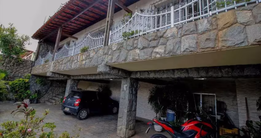 Casa com 5 quartos à venda na Avenida Ribeiro de Paiva, 530, João Pinheiro, Belo Horizonte