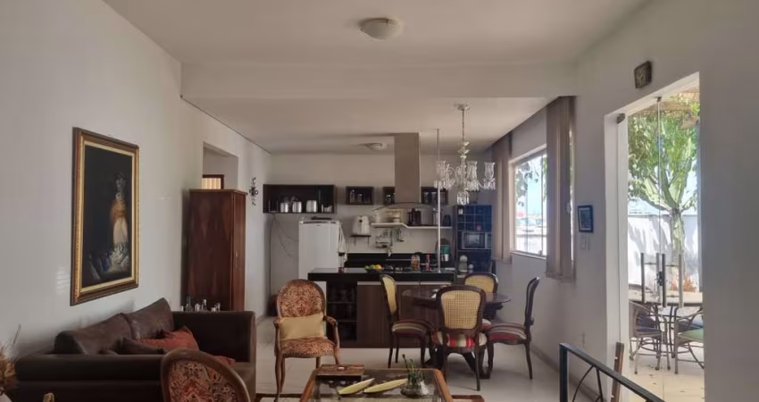 Casa com 4 quartos à venda em Contagem