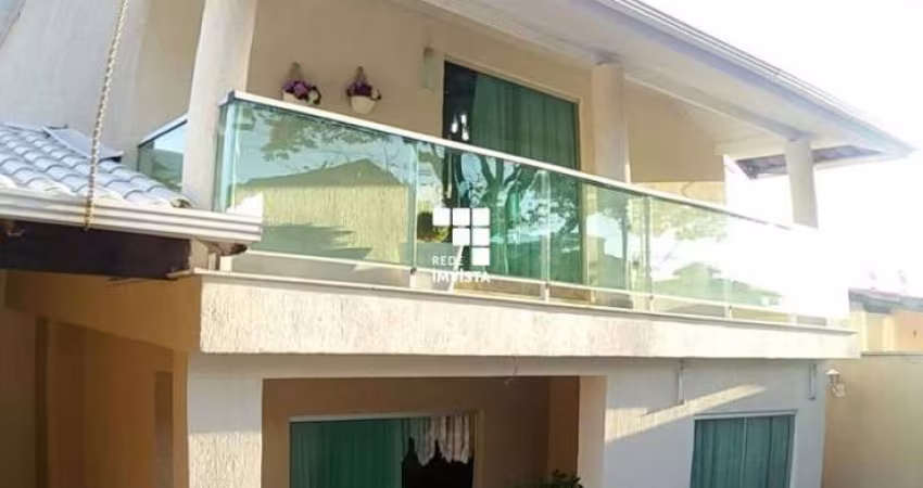 Casa com 4 quartos à venda em Contagem