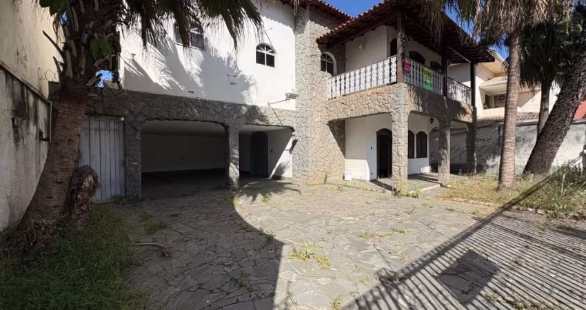 Casa Duplex com 4 quartos à venda em Contagem
