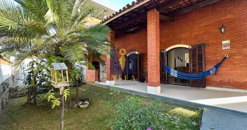 Casa com 3 dormitórios (2 suítes), área gourmet e quintal – perequê-mirim – 322m² de terreno