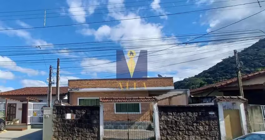 Casa com 5 quartos à venda no Centro, Ubatuba 