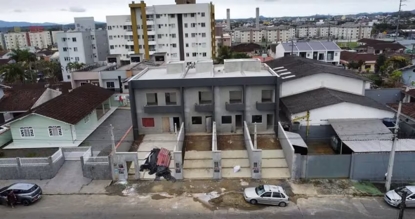 Casa com 2 quartos à venda na Rua Rocha Pombo, Iririú, Joinville