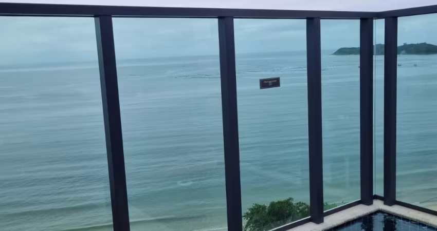 Apartamento com Vista Mar, Pronto para Morar com 03 Dormitórios na Praia de Armação.