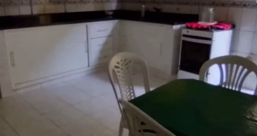 VENDE MARAVILHOSO SOBRADO com 310 m2 - em Praia Grande-SP (Aceito Permuta)