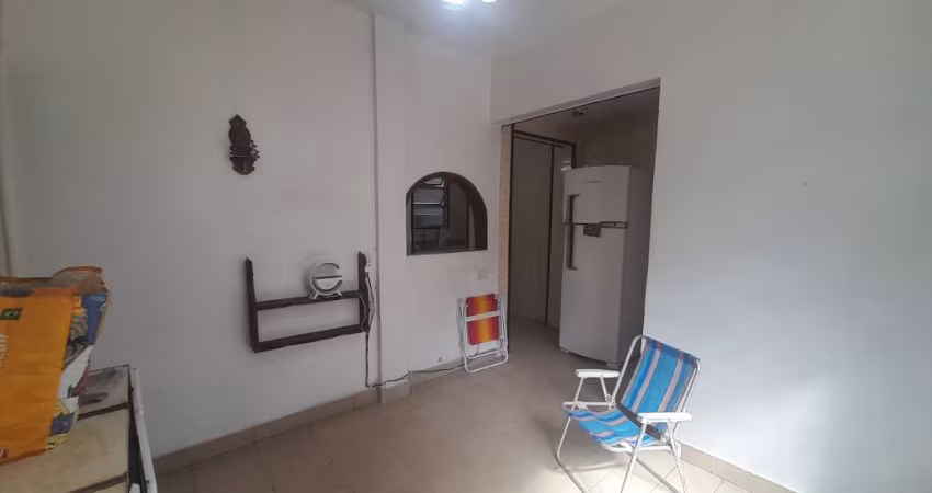 Lindo apartamento 1 dormitório ha uma quadra da praia