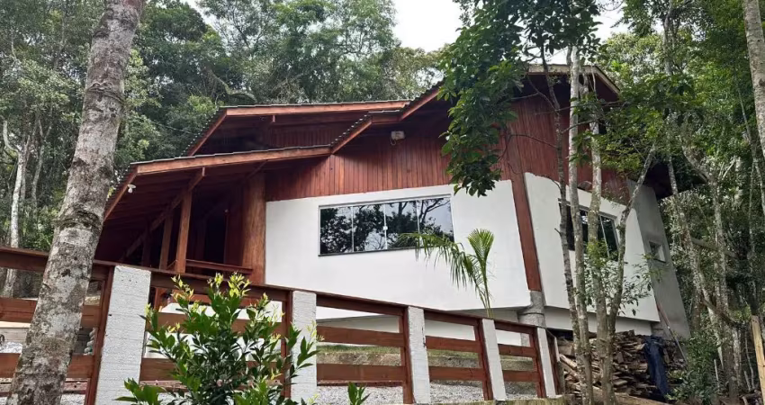 Chácara / sítio com 3 quartos à venda na Rua Osvaldo Minella, 100, Cedro, Camboriú