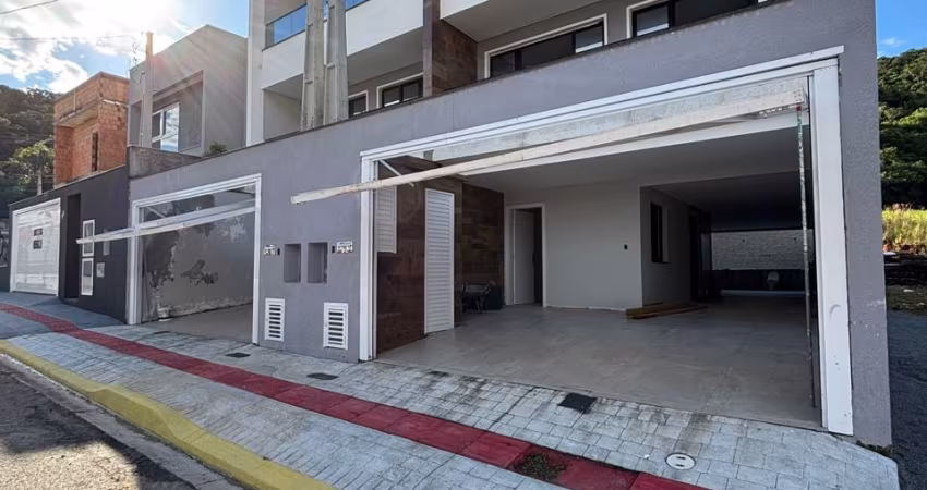 EXCELENTE TRI´PLES A 4 MINUTOS DE BALNEARIO CAMBORIUE A 7 MINUTOS DA PRAIA DE BALNEARIO CAMBORIU!
