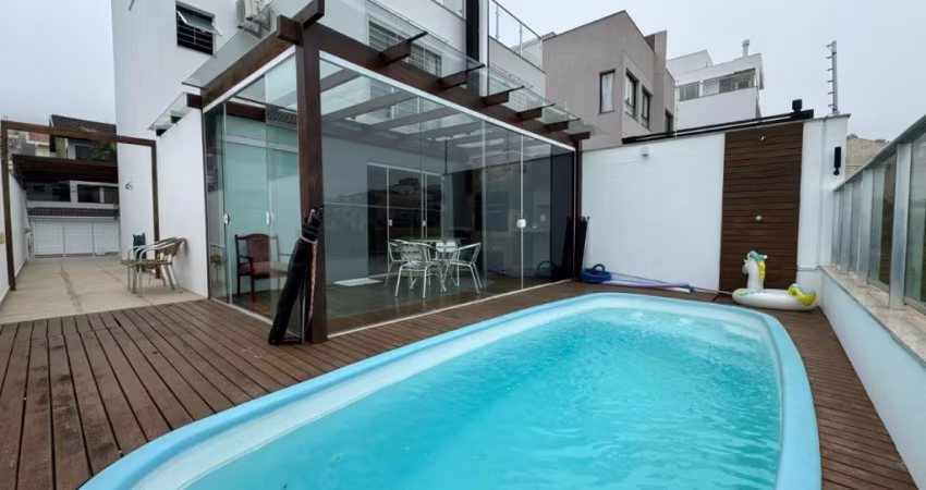 Sobrado triplex mobiliado em Balneário Camboriu