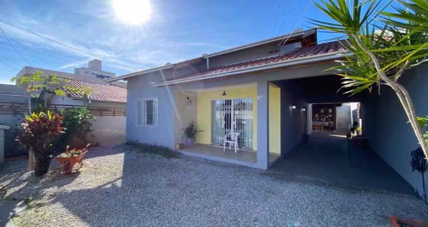 Casa lindíssima com suíte e amplo espaço em Camboriú
