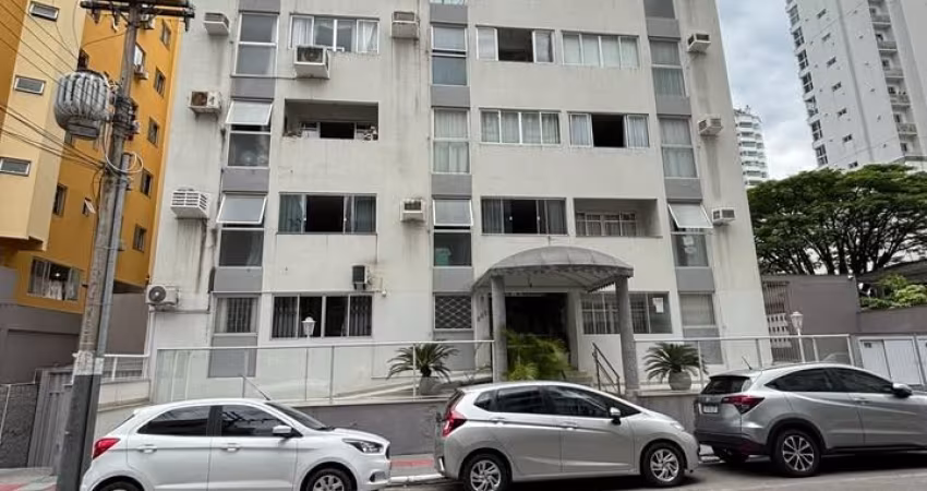 Apartamento para investimento no Arbnb, ou locação anual, a 250 metros da praia de Balneário Camboriú.