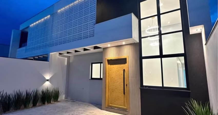 CASA TÉRREA COM FINO ACABAMENTO NO RIO PEQUENO EM CAMBORIÚ