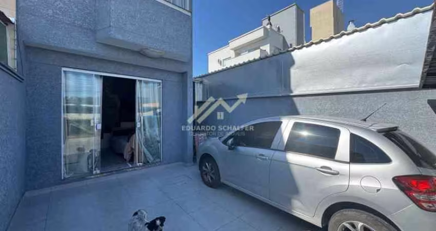 SOBRADO C/ SUITE EM CAMBORIU E 2 VAGAS DE GARAGEM!!