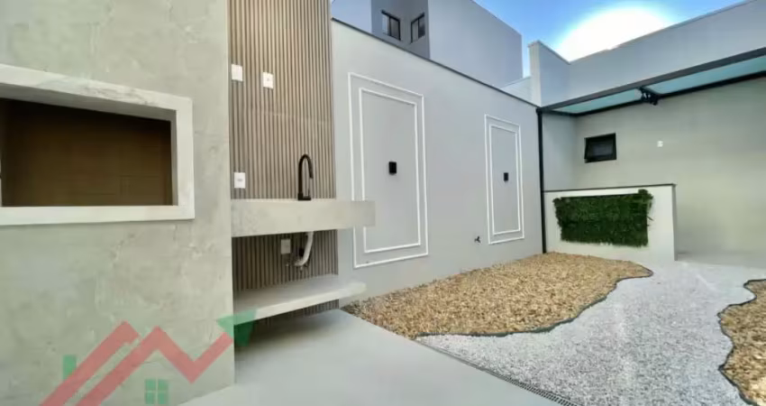 Casa com 3 quartos à venda na Avenida Minas Gerais, Centro, Camboriú