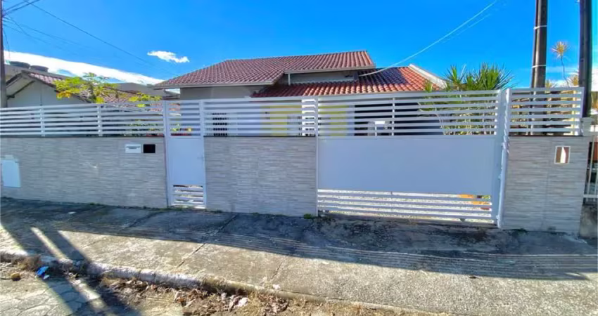 Casa com 2 quartos à venda na Rua João Nestor Simas, Lídia Duarte, Camboriú, Região Geográfica Imediata de Itajaí, Região Geográfica Intermediária de Blumenau, Santa Catarina, Região Sul, 88345-182, Brasil, Areias, Camboriú