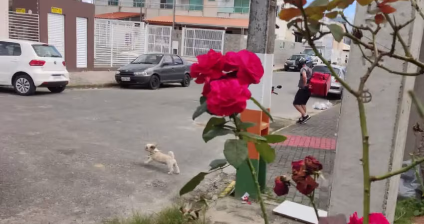 Casa em fase de acabamento em camboriú centro com 3 quartos sendo 1 suíte!!