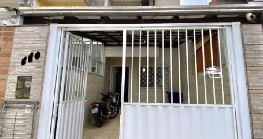 Casa com 2 quartos à venda na Rua Seul, Santa Regina, Camboriú, Região Geográfica Imediata de Itajaí, Região Geográfica Intermediária de Blumenau, Santa Catarina, Região Sul, 88345-067, Brasil, Areias, Camboriú