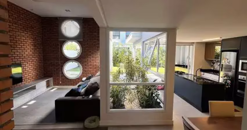 Casa em condomínio fechado com 3 quartos à venda na Rua Ivo Jose Rebelo, Santa Regina, Camboriú