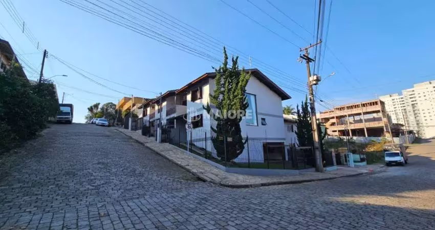 Casa com 3 quartos à venda na Rua Elvira Cruz Netto, 131, Saint Etienne, Caxias do Sul