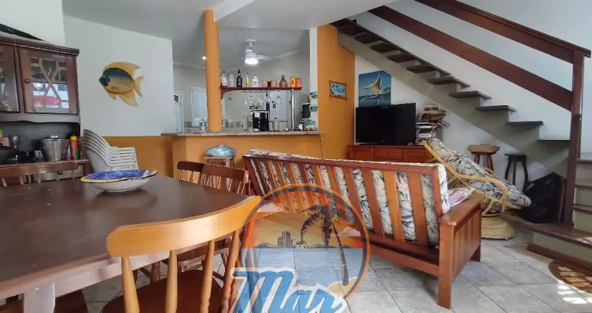 Casa de condomínio com 02 suítes a venda em Bertioga apenas 200 m da praia