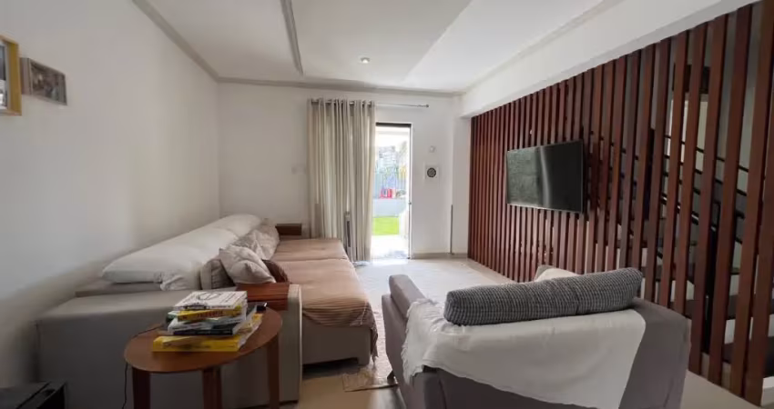 Excelente casa de 4 suítes com piscina privativa em condomínio