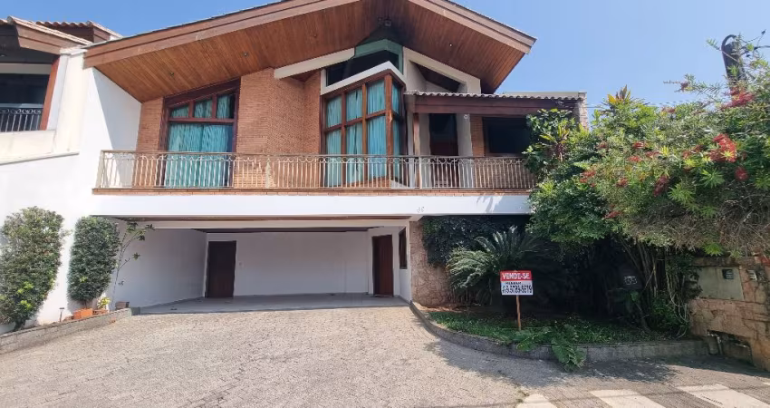 Bela Casa Assobradada no Condomínio Ibiti do Paço
