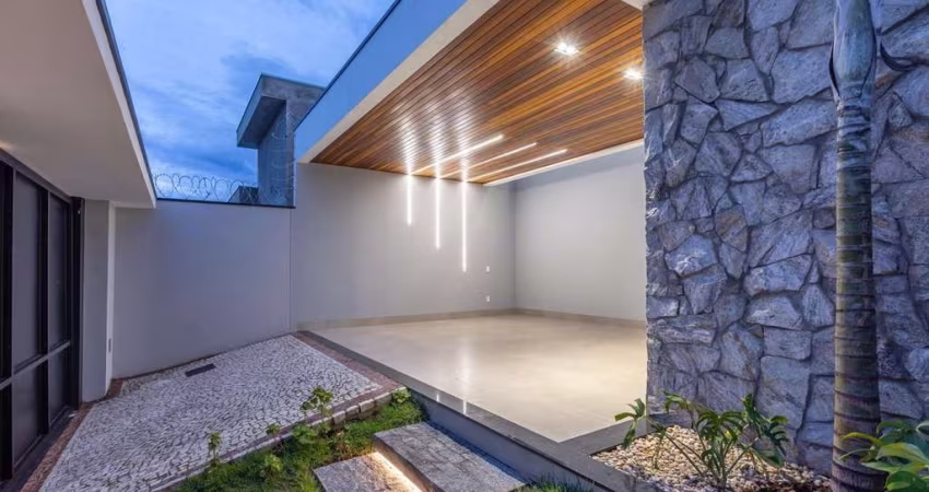Casa para Venda em Uberlândia, Grand Ville, 3 dormitórios, 3 suítes, 4 banheiros, 2 vagas