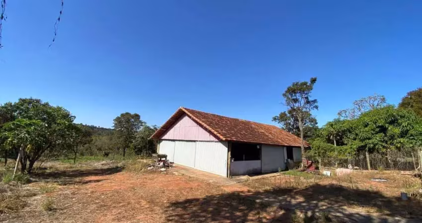 Chácara para Venda em Uberlândia, Chácaras Eldorado, 2 dormitórios, 2 banheiros, 2 vagas