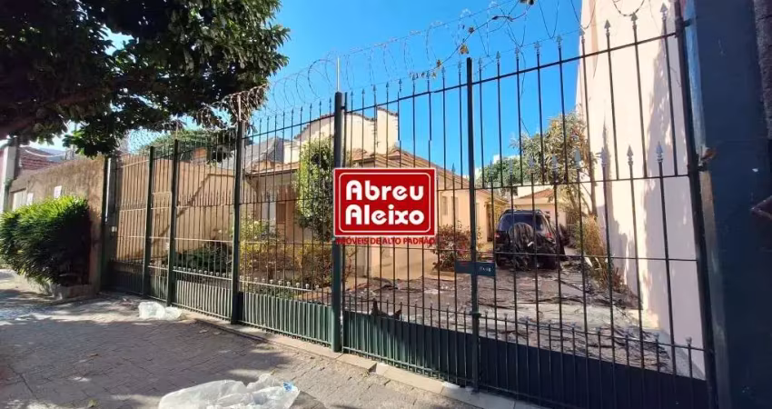 Mooca - terreno 10 x 27,5 = 275 m² - com casa velha para demolir - ótima localização a apenas 850 m do metrô - ótimo para construtores