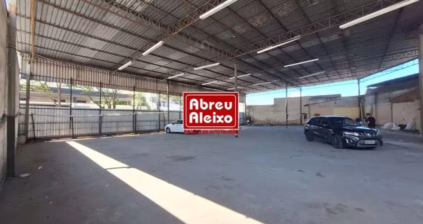 Galpão comercial no cambuci  - área de terreno total 1.150 m² - galpão com 700 m + casa antiga com 215 m² para area administrativa ( pode ser demolida e adequada ao uso do locatario - á combinar )