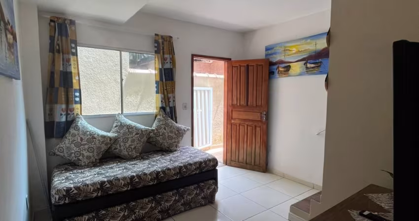 Casa de condomínio mobiliada com quintal Privativo