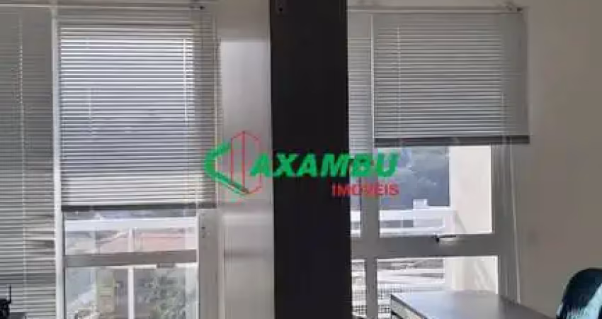 Sala comercial de 25m² com copinha, wc social, com piso frio e 1 vaga coberta rotativa na melhor localização da vila arens